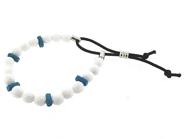 Armbandje met witte en blauwe steentjes en verstelbaar lederen sluiting