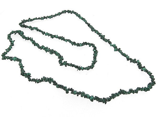 Malachite gemstone necklace with small chip gemstones