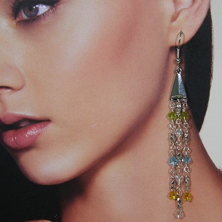Lange oorhanger met gekleurde Swarovski kristallen