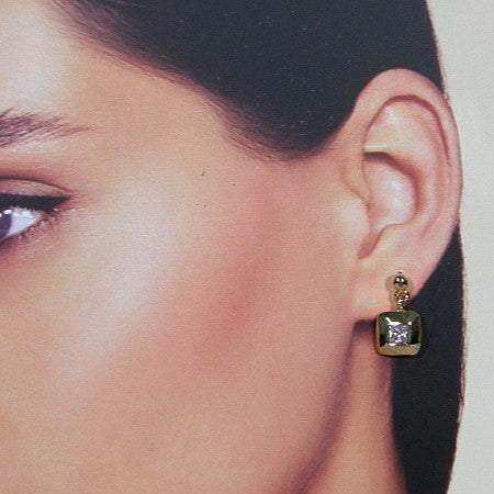 Rose gold stud earring with zirconia stones