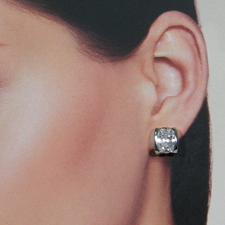 Silberner Ohrstecker mit großen, diamantgeschliffenen Zirkonia-Steinen