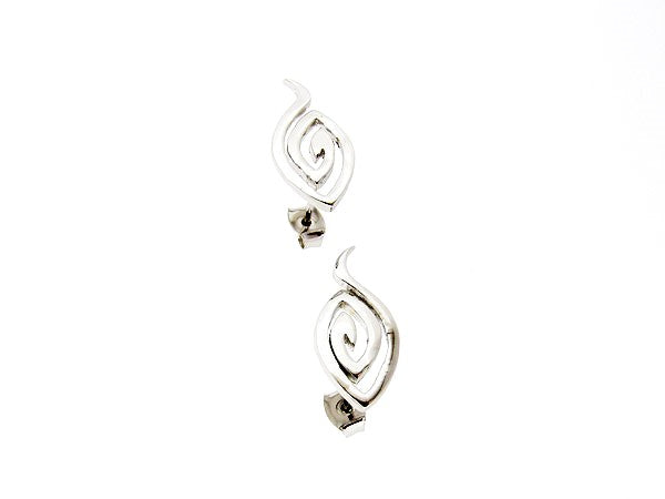 Silver leaf ear stud with open design
