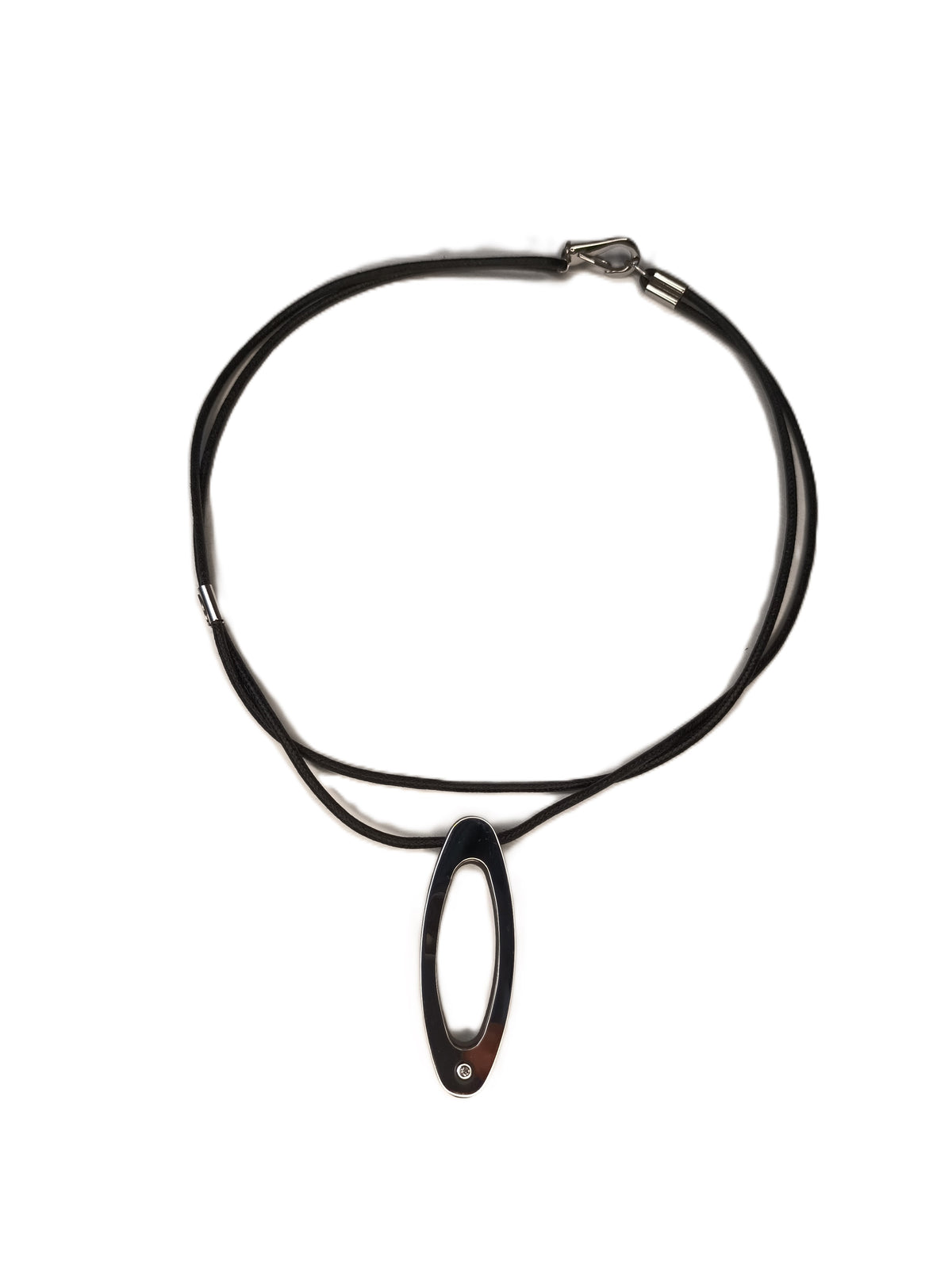 Makuti collier met hanger van edelstaal ingelegd met een 0.01ct diamant en parelmoer.